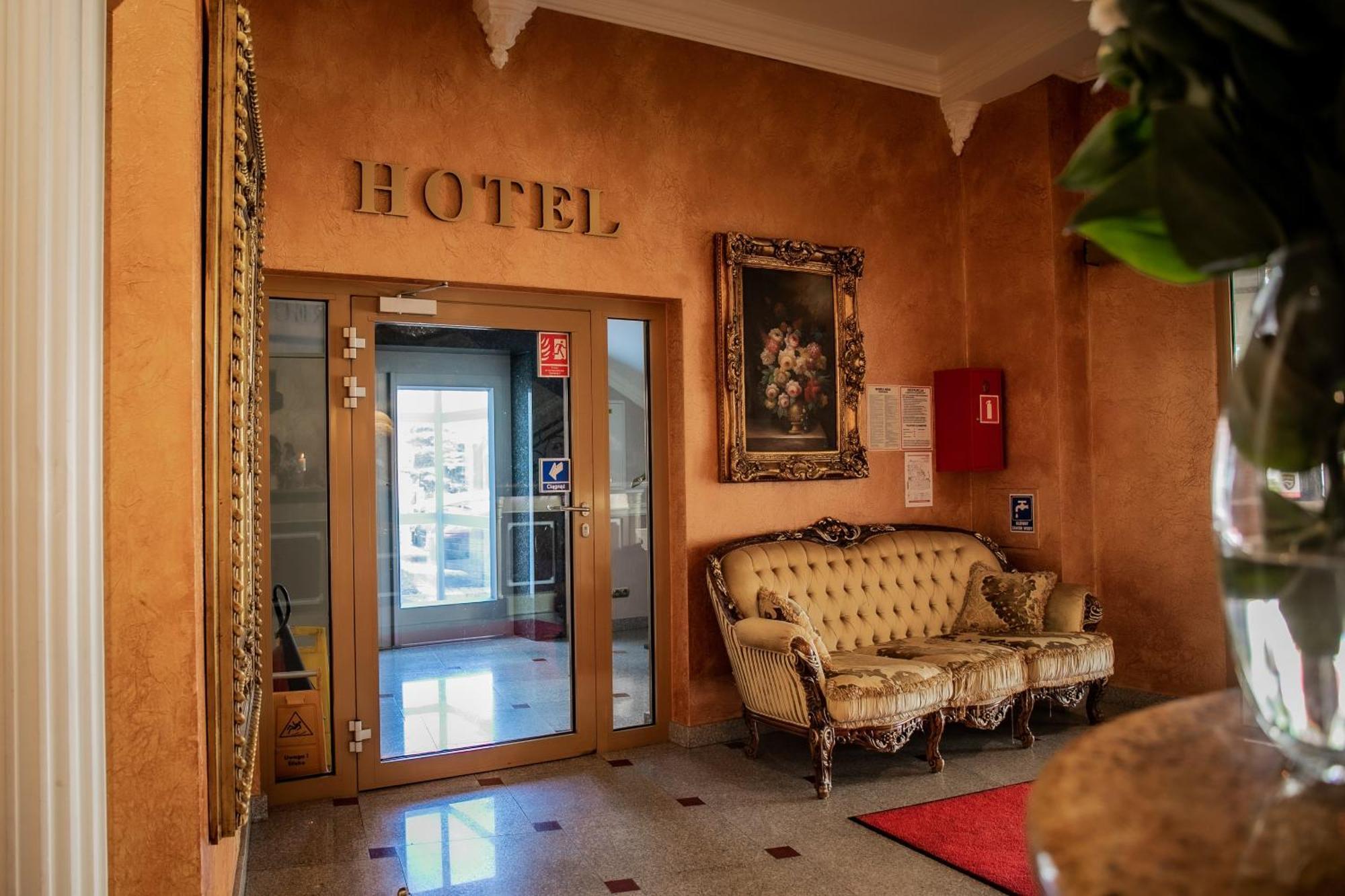 Olawian Hotel Olawa Luaran gambar